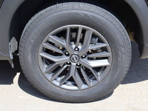 Used 2024 Nissan Rogue S FWD image 27