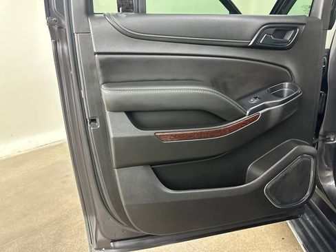 Used 2017 GMC Yukon XL SLE w/ SLE Value Package RWD image 27