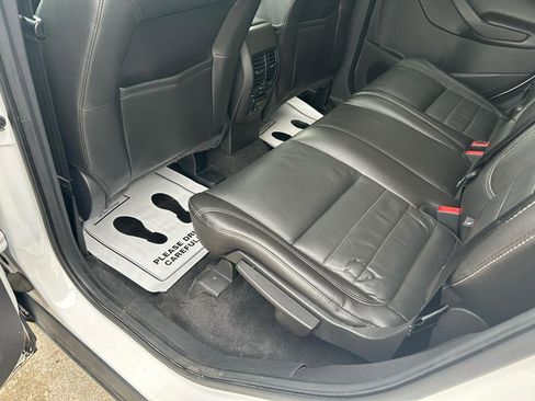 Used 2015 Ford Escape Titanium w/ Equipment Group 301A AWD/4WD image 9
