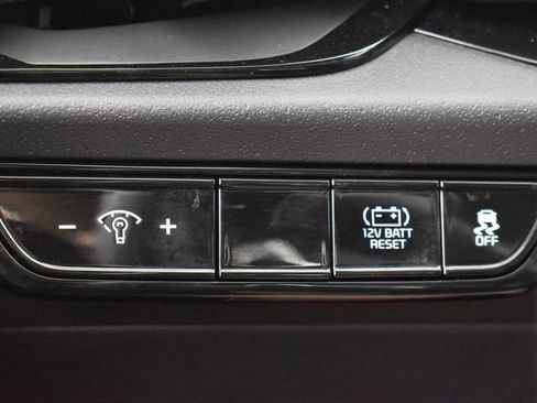 Used 2025 Kia Niro EX image 24