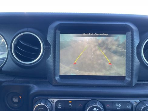 Used 2022 Jeep Wrangler Unlimited Sahara w/ Cold Weather Group image 30