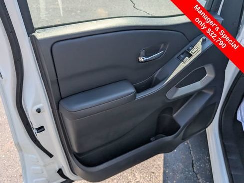 Certified 2025 Nissan Frontier SV w/ SV Convenience Package AWD/4WD image 15