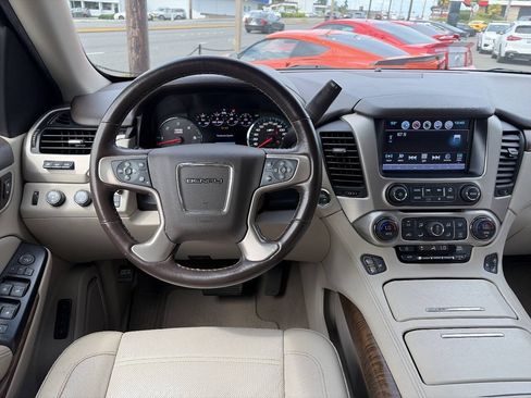Used 2019 GMC Yukon XL Denali w/ Denali Ultimate Package AWD/4WD image 31