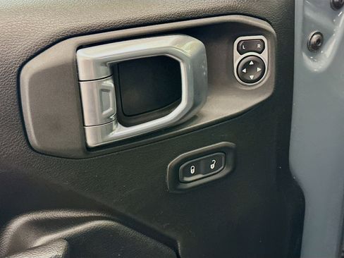 Used 2024 Jeep Wrangler Willys image 15