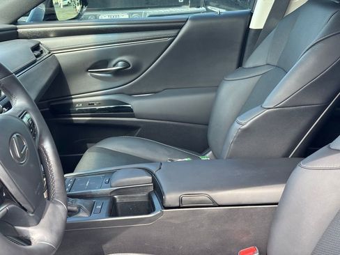 Used 2022 Lexus ES 350 w/ Premium Package FWD image 10