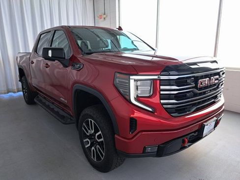 Used 2025 GMC Sierra 1500 AT4 w/ AT4 Premium Package AWD/4WD image 4