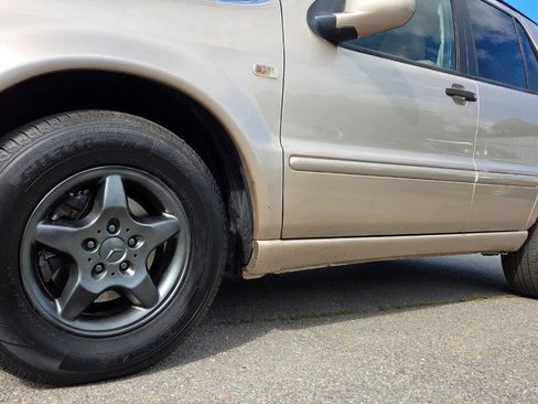Used 2001 Mercedes-Benz ML 320 4MATIC image 6