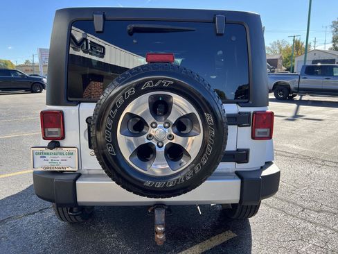 Used 2018 Jeep Wrangler Unlimited Sahara w/ Max Tow Package image 6