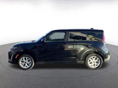 Used 2025 Kia Soul LX w/ LX Technology Package image 9