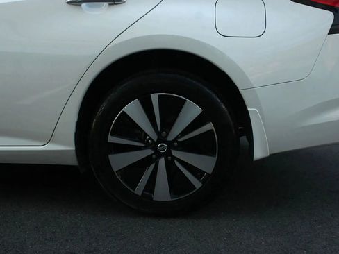 Used 2022 Nissan Altima 2.5 SV AWD/4WD image 9