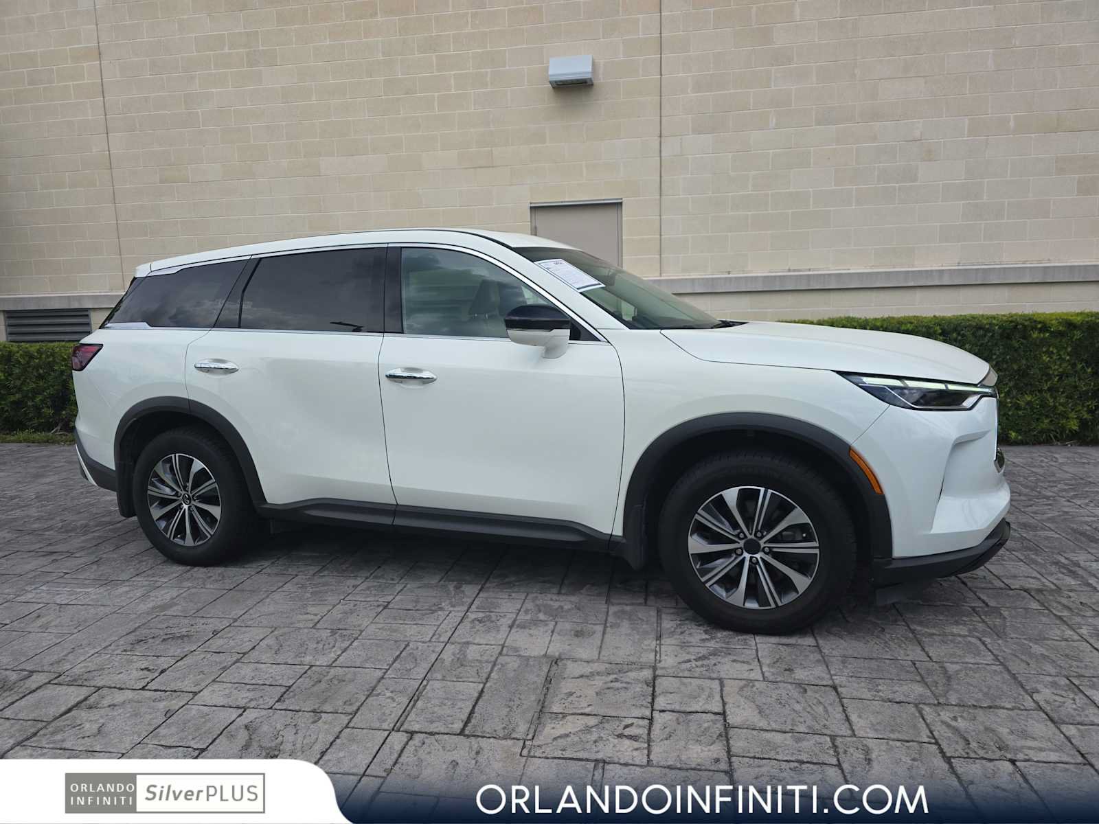Used 2024 INFINITI QX60 Pure FWD image 1