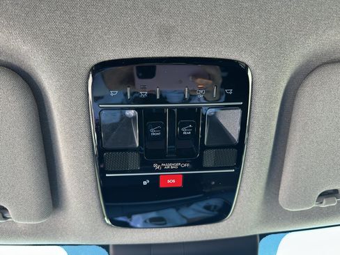 Used 2024 Hyundai Santa Fe Limited image 25