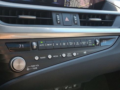 Used 2021 Lexus ES 300h w/ Accessory Package 2 image 17