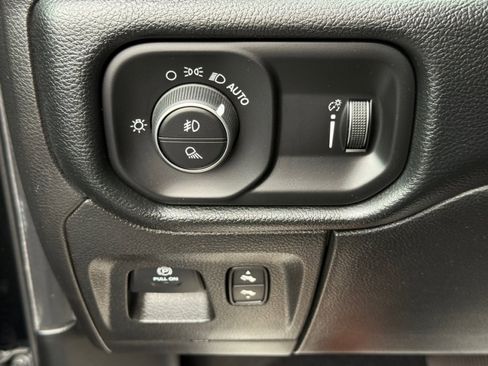 Used 2020 RAM 1500 Sport w/ Level 2 Equipment Goup w/2_L image 34