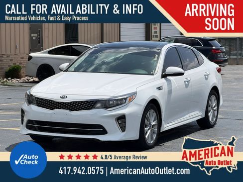 Used 2018 Kia Optima S w/ Panoramic Sunroof Package FWD image 2