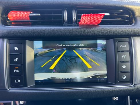 Used 2016 Jaguar XF R-Sport image 33