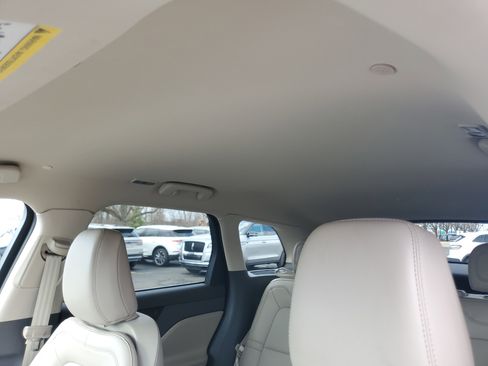 Certified 2024 Lincoln Corsair AWD w/ Equipment Group 101A image 11