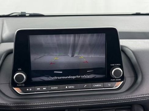 Certified 2025 Nissan Rogue SV AWD/4WD image 26