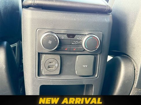 Used 2020 Ford Explorer XLT w/ Comfort Package image 24