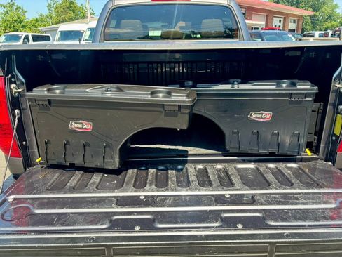 Used 2019 Toyota Tundra SR5 w/ SR5 Upgrade Package AWD/4WD image 34