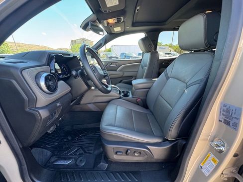 Used 2024 Chevrolet Colorado ZR2 w/ ZR2 Convenience Package III image 10