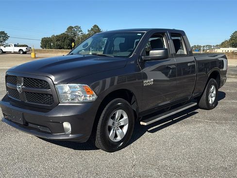 Used 2017 RAM 1500 Express image 4