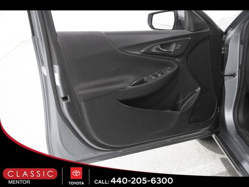 Used 2024 Chevrolet Malibu LT image 4