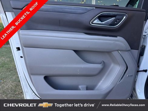 Used 2022 GMC Yukon XL SLT w/ SLT Premium Package image 12