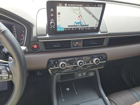 Used 2025 Honda Pilot Elite image 35