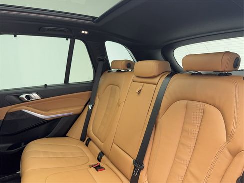 Used 2022 BMW X5 xDrive40i w/ M Sport Package image 41