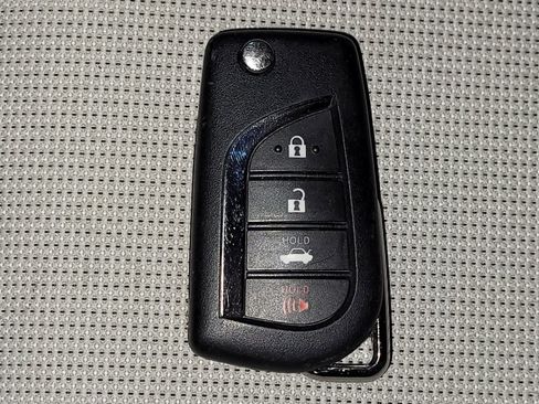 Used 2020 Toyota Corolla LE FWD image 32
