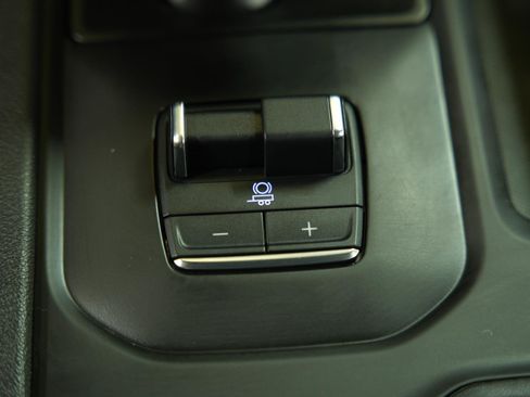 Used 2025 GMC Sierra 1500 AT4 w/ AT4 Premium Package AWD/4WD image 40