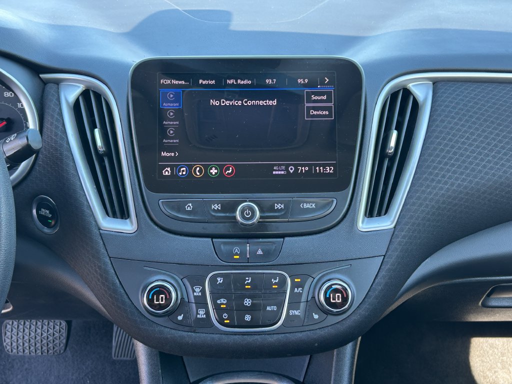 Used 2022 Chevrolet Malibu LT FWD image 13