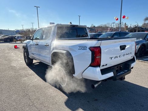 New 2025 Toyota Tacoma TRD Off-Road AWD/4WD image 5
