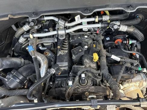 Used 2023 Ford Explorer XLT w/ Equipment Group 202A AWD/4WD image 31