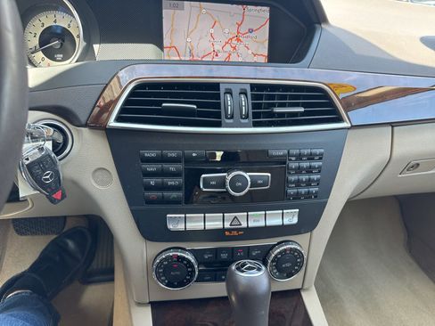 Used 2013 Mercedes-Benz C 300 Luxury image 24