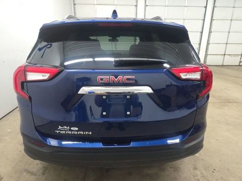 Used 2023 GMC Terrain SLE w/ Driver Convenience Package image 11
