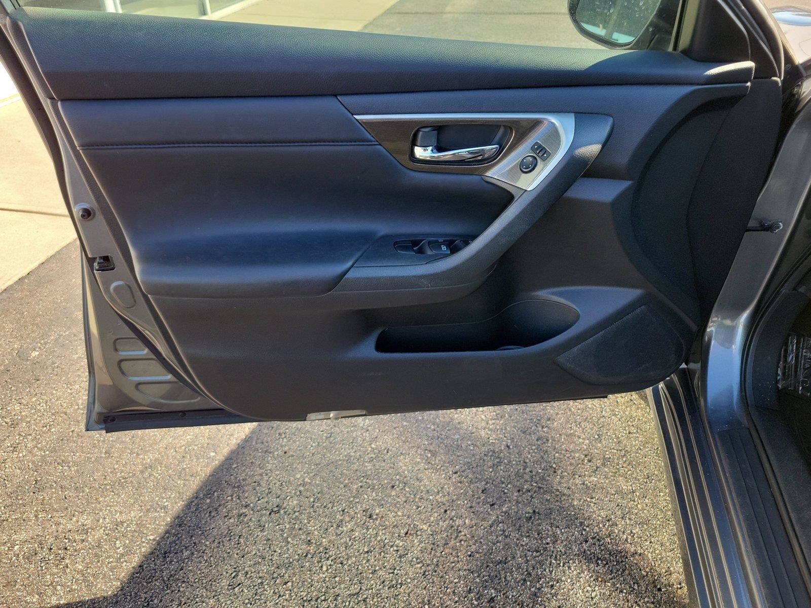 Used 2014 Nissan Altima 2.5 SL w/ Moonroof Package FWD image 18