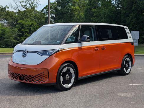 Used 2025 Volkswagen ID. Buzz Pro S Plus RWD image 7