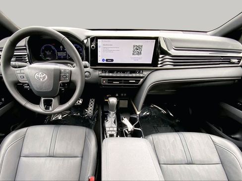 Used 2026 Toyota Camry XSE AWD/4WD image 16