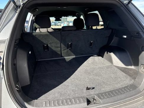 Used 2025 Chevrolet Equinox LT FWD image 28