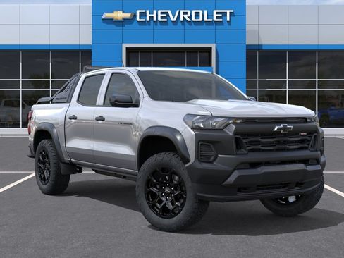 New 2026 Chevrolet Colorado Trail Boss w/ Midnight Edition AWD/4WD image 7