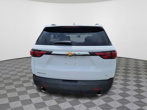 Used 2022 Chevrolet Traverse LT FWD image 9