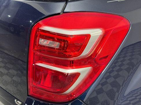 Used 2017 Chevrolet Equinox LT w/ Convenience Package image 32