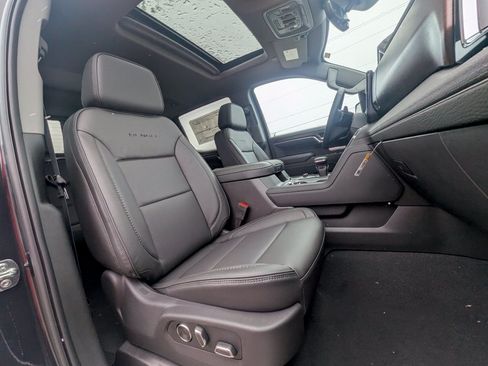 New 2026 GMC Sierra 1500 Denali w/ Technology Package AWD/4WD image 17