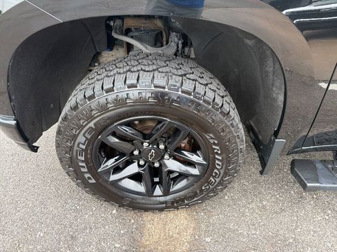 Used 2019 Chevrolet Silverado 1500 Custom Trail Boss w/ Custom Convenience Package AWD/4WD image 9