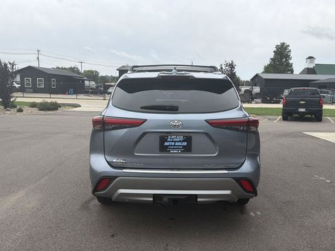 Used 2022 Toyota Highlander Platinum AWD/4WD image 5