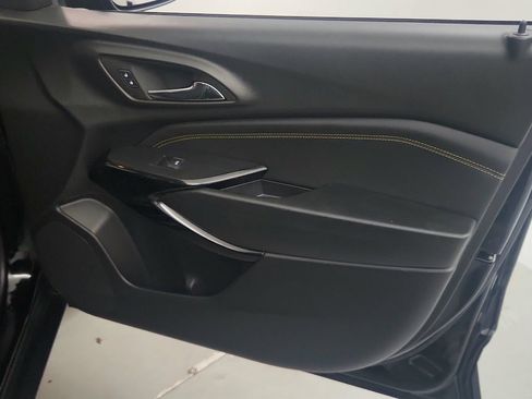 Used 2024 Chevrolet Trax LT w/ Sunroof Package FWD image 25