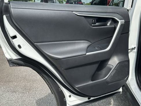 Used 2022 Toyota RAV4 LE FWD image 23