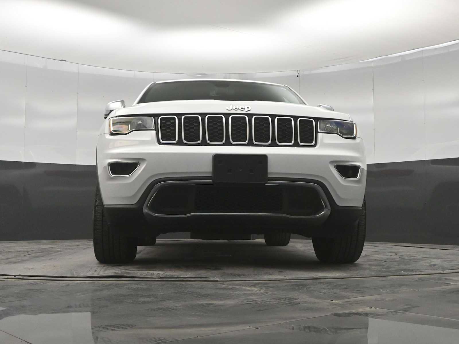 Used 2019 Jeep Grand Cherokee Limited w/ Trailer Tow Group IV AWD/4WD image 34